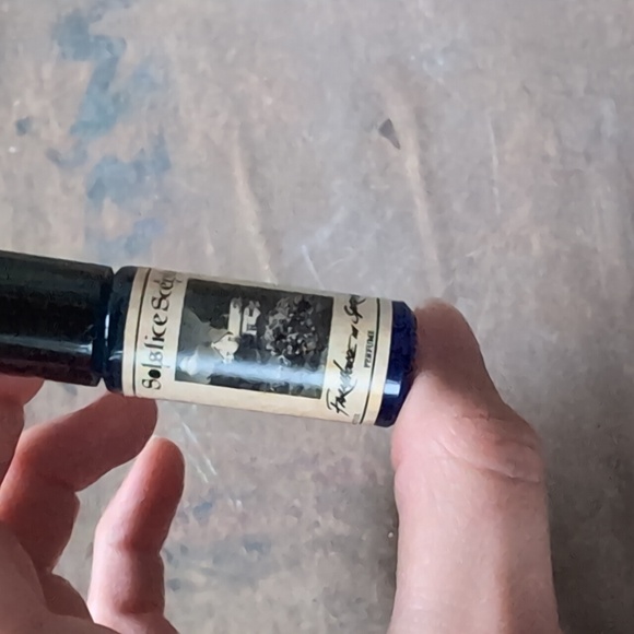 Solstice Scents Farmhouse in Spring rollerball perfume - Picture 3 of 4